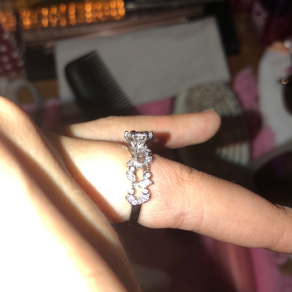 ring - Picture 4 of 5